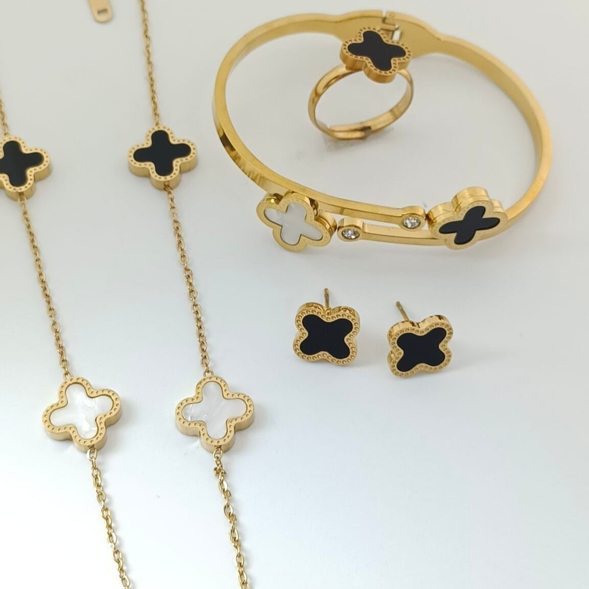 Complete Set Clover (Solid Bracelet + Necklace + Ring + Tops)
