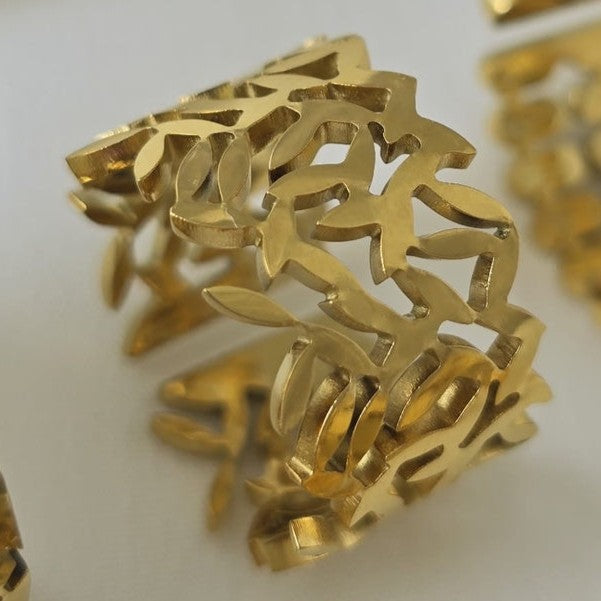 Leafy Pattern Link Ring - Stainless Steel