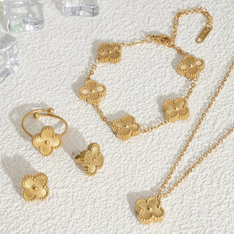 Complete Golden Set Clover (Chain Bracelet + Necklace + Ring + Tops)