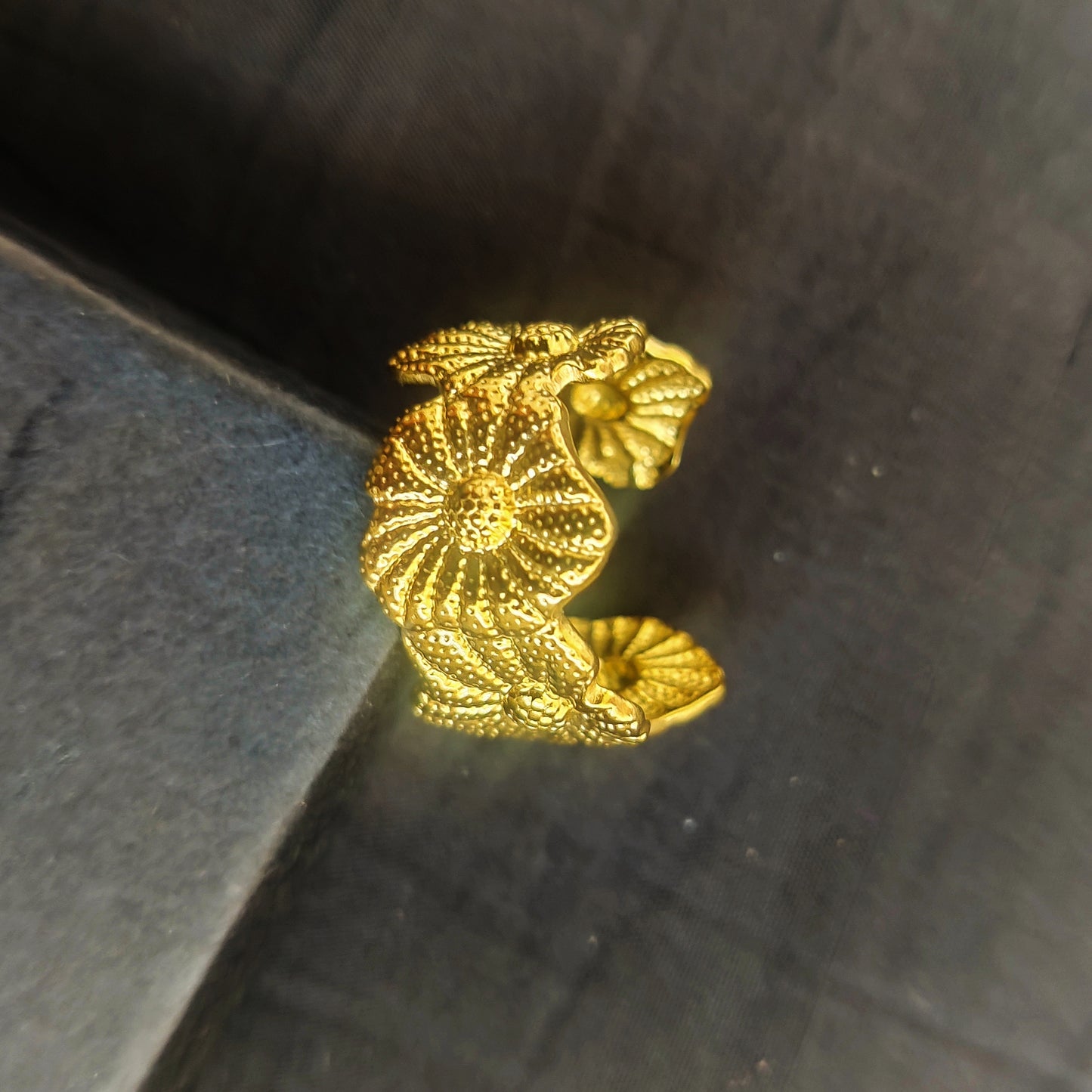 Sunflower Link Pattern Adjustable Ring - Stainless Steel