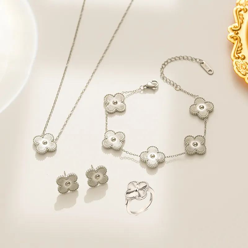 Complete Silver Set Clover (Chain Bracelet + Necklace + Ring + Tops)