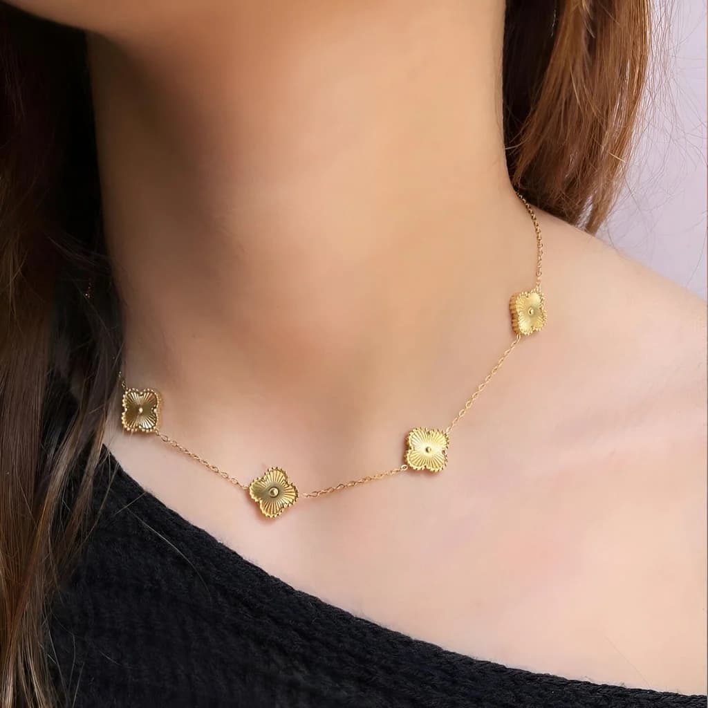 Golden Clover Necklace - Stainless Steel