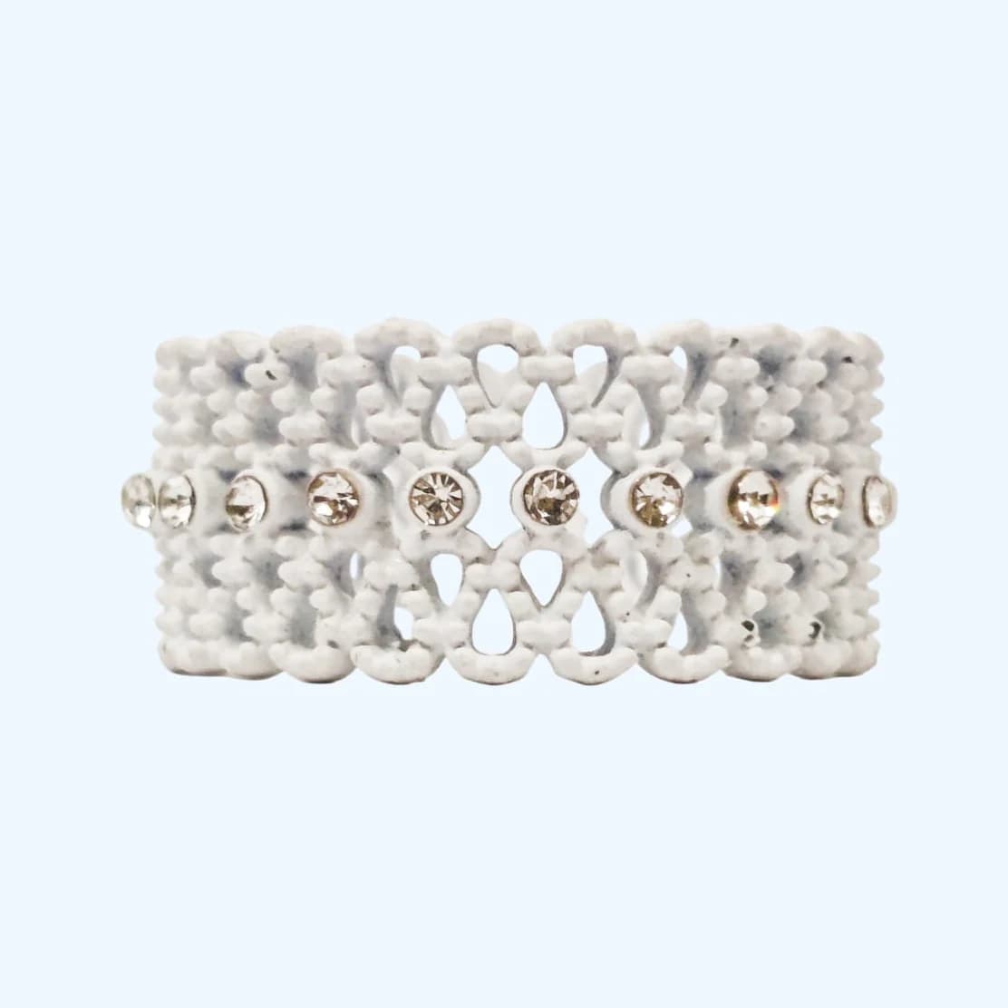 White Flower Pattern Ring - China Gold