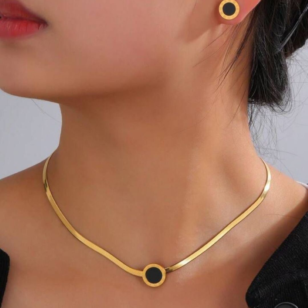 Black Enamel Roman Set (Necklace + Tops)