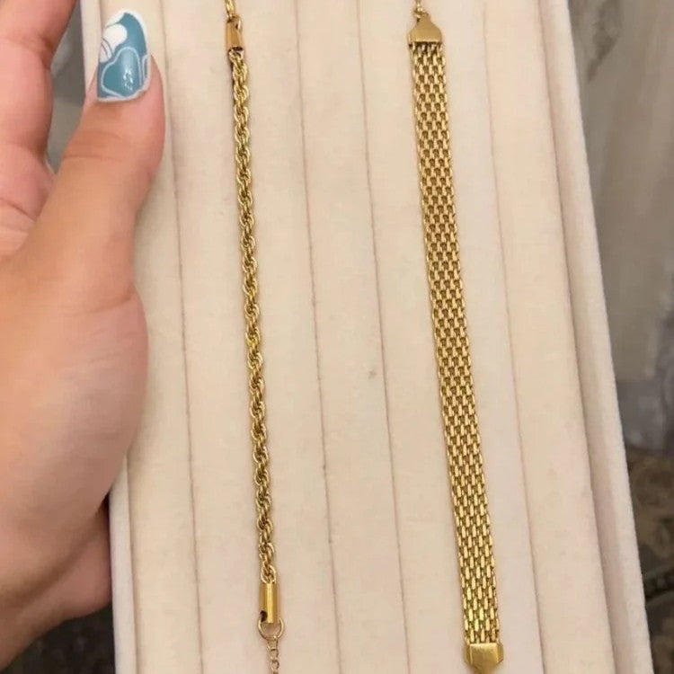 2 Bracelets (Milas + Rowena)