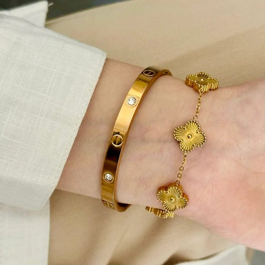 2 Bracelets (Cartier + Clover)