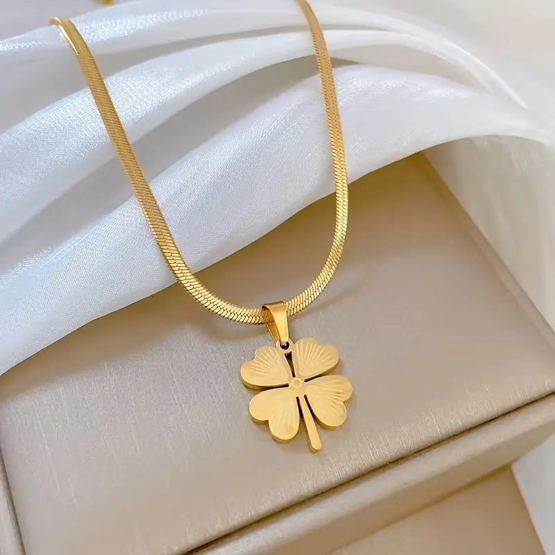 Four-Leaf Clover Golden Necklace - Stainless Steel
