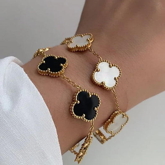 2 Clover Bracelets (White + Black)