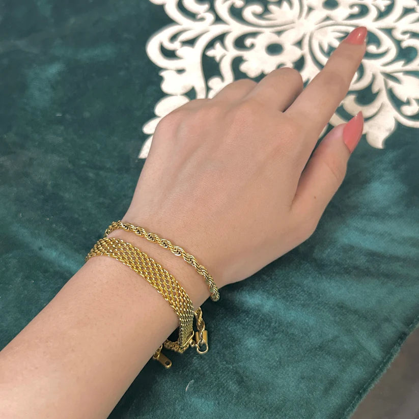 2 Bracelets (Milas + Rowena)