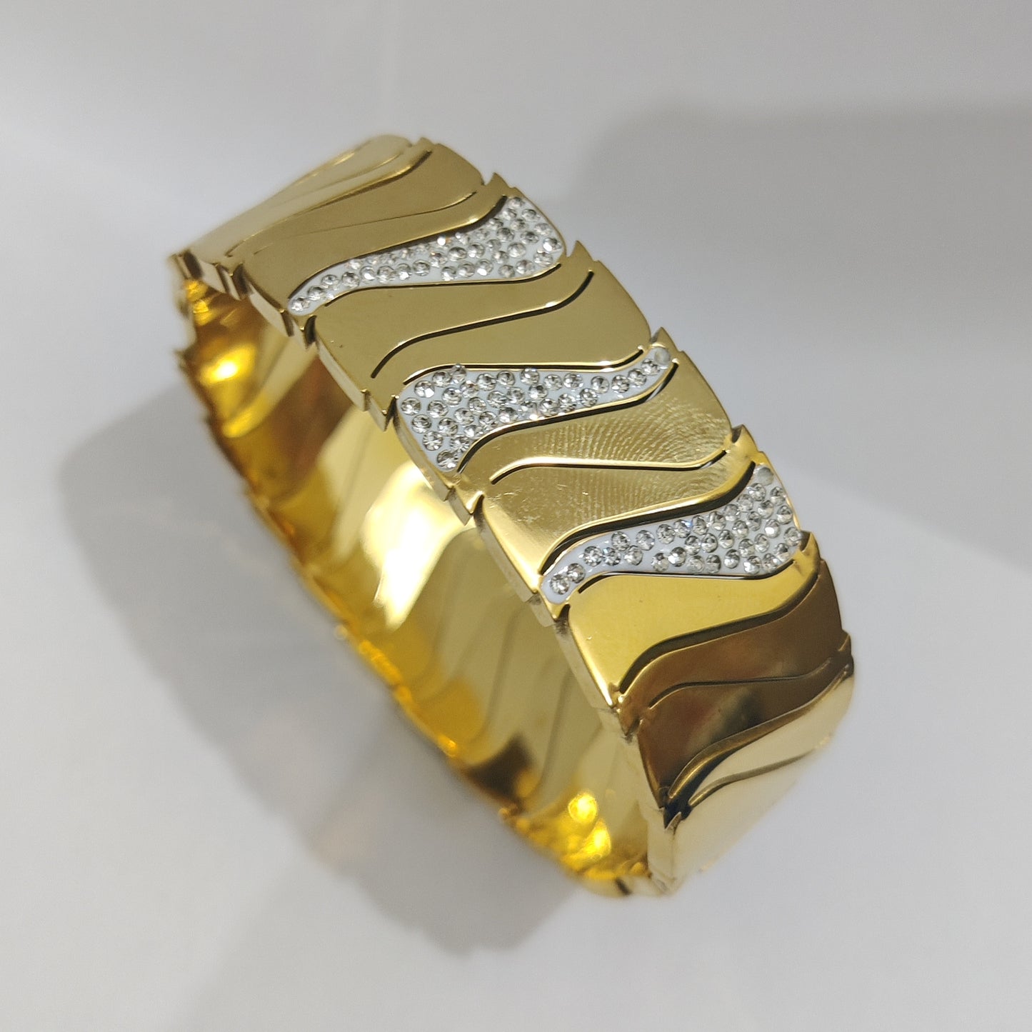 Stud Waves Handcuff - Stainless Steel