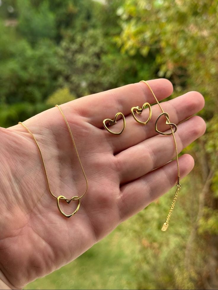 Hollow Heart (Necklace + Bracelet + Tops)