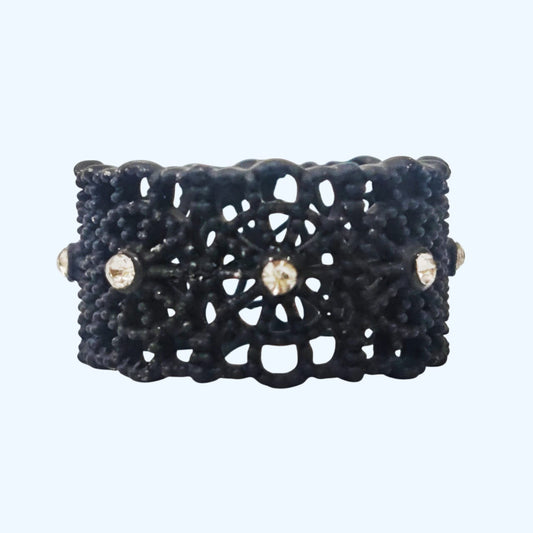 Black Flower Pattern Ring - China Gold