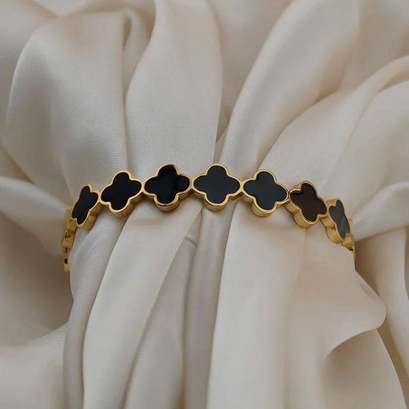 Clover Linked Handcuff - Stainless Steel