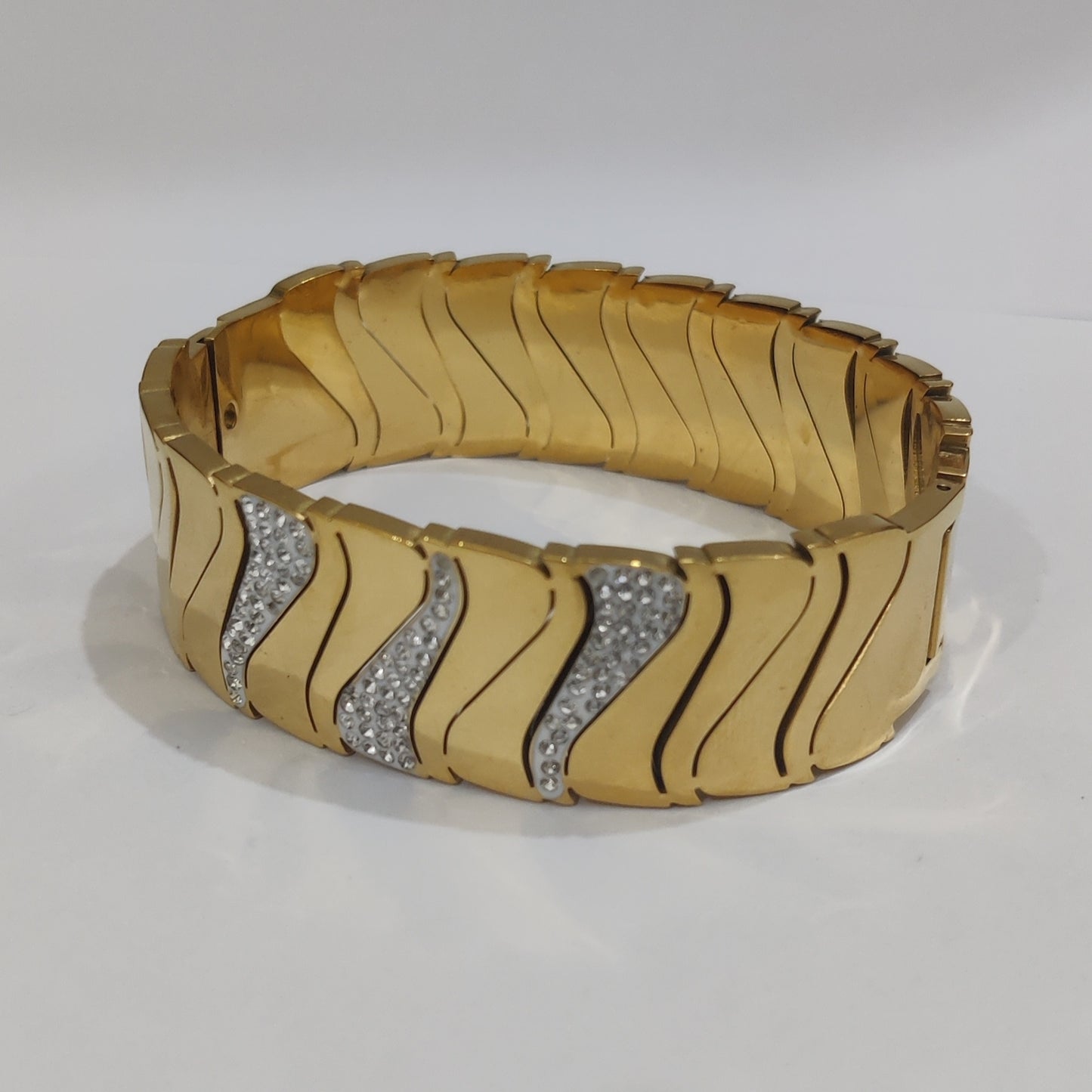 Stud Waves Handcuff - Stainless Steel